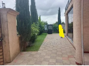 6bdrm House in Adis Ababa, Bole for sale