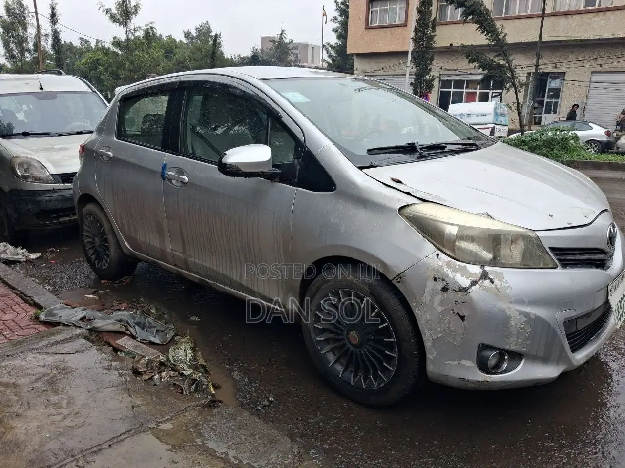 Toyota Yaris 2011 Silver