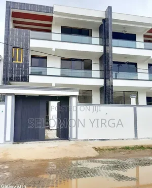 9bdrm House in Adis Ababa, Bole for sale