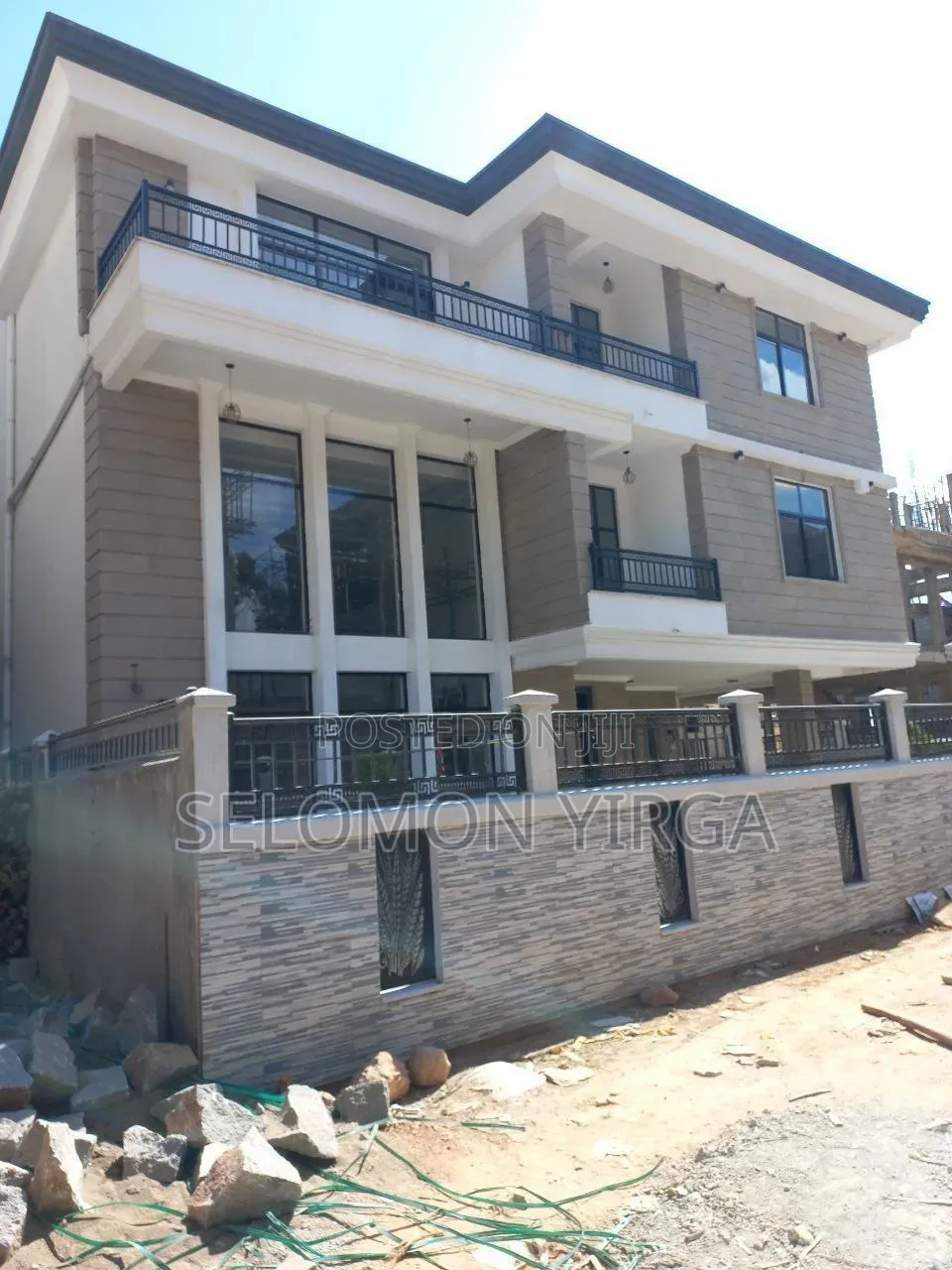 10bdrm House in Adis Ababa, Bole for sale