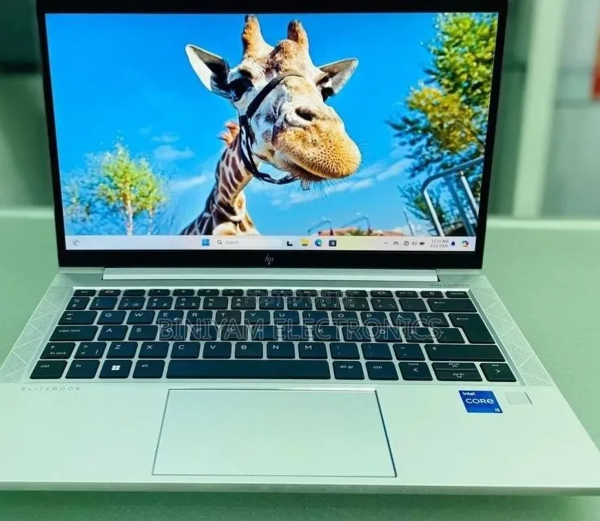 New Laptop HP EliteBook 830 G8 16GB Intel Core i5 SSD 512GB
