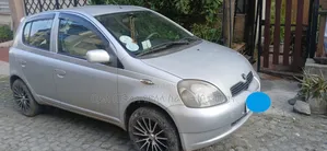 Toyota Vitz 2001 Silver