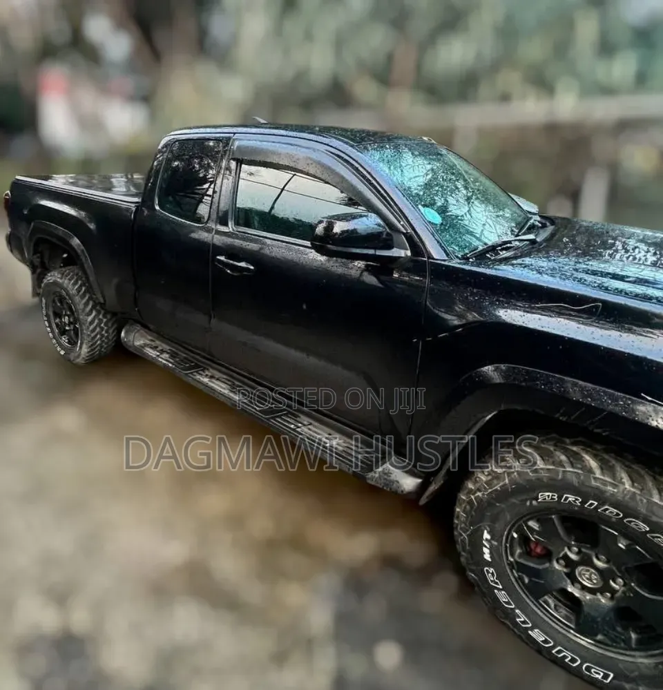 Toyota Tacoma 2017 Black