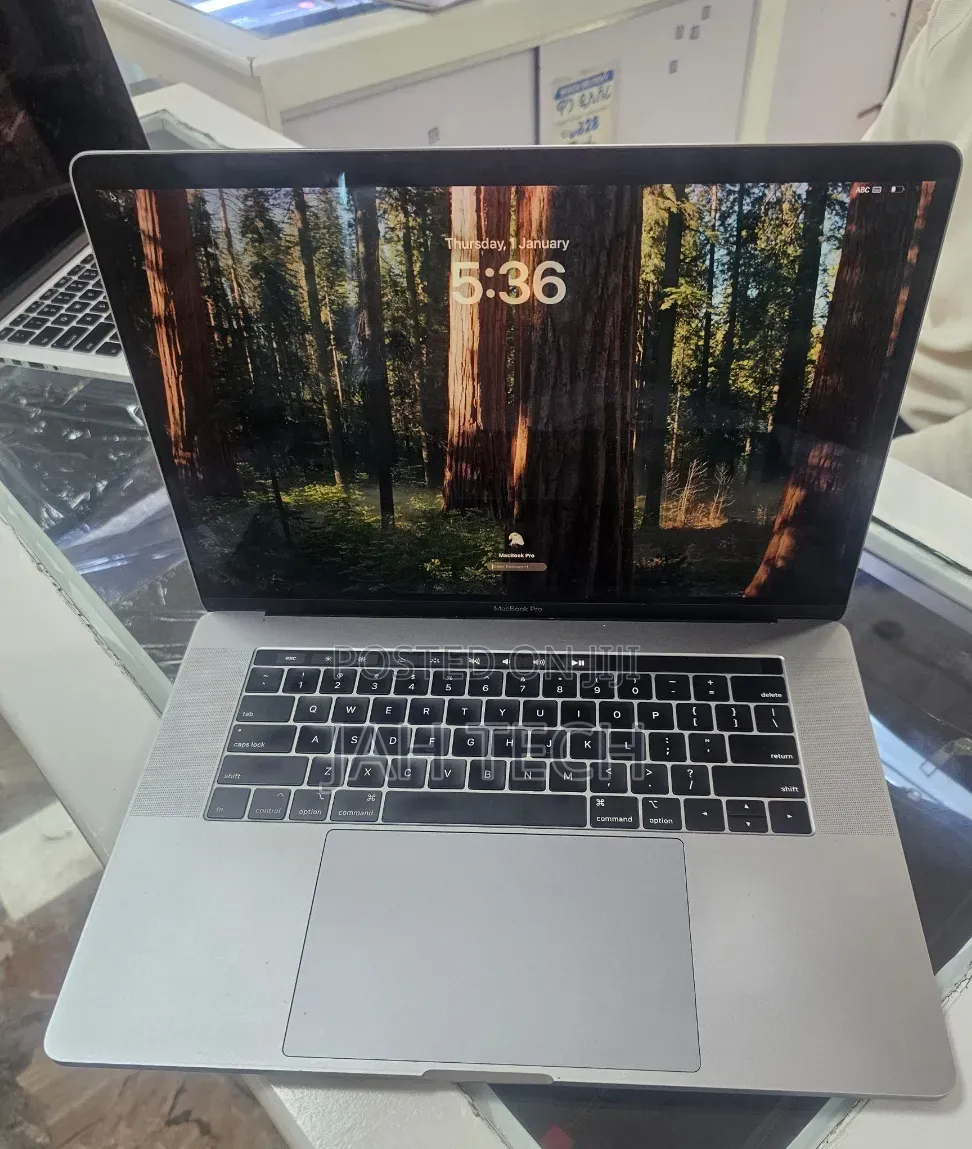 New Laptop Apple MacBook Pro 2019 16GB Intel Core i7 SSD 512GB