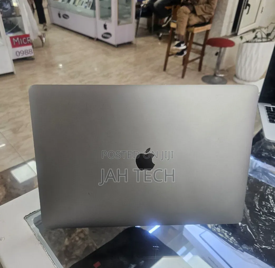 New Laptop Apple MacBook Pro 2019 16GB Intel Core i7 SSD 512GB