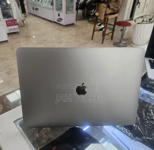 New Laptop Apple MacBook Pro 2019 16GB Intel Core i7 SSD 512GB