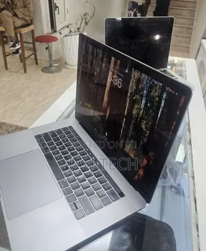 New Laptop Apple MacBook Pro 2019 16GB Intel Core i7 SSD 512GB