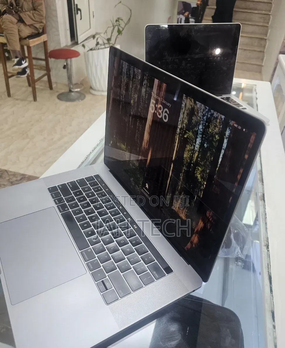 New Laptop Apple MacBook Pro 2019 16GB Intel Core i7 SSD 512GB