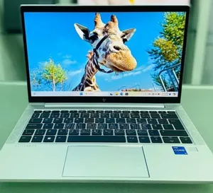 New Laptop HP EliteBook 830 G8 16GB Intel Core i5 SSD 512GB