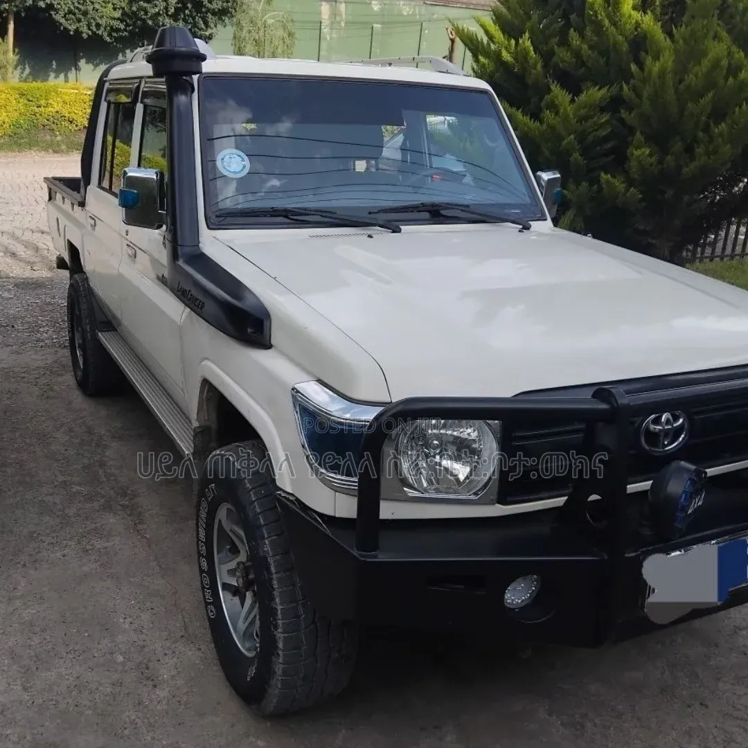 Toyota Land Cruiser 2018 Off white