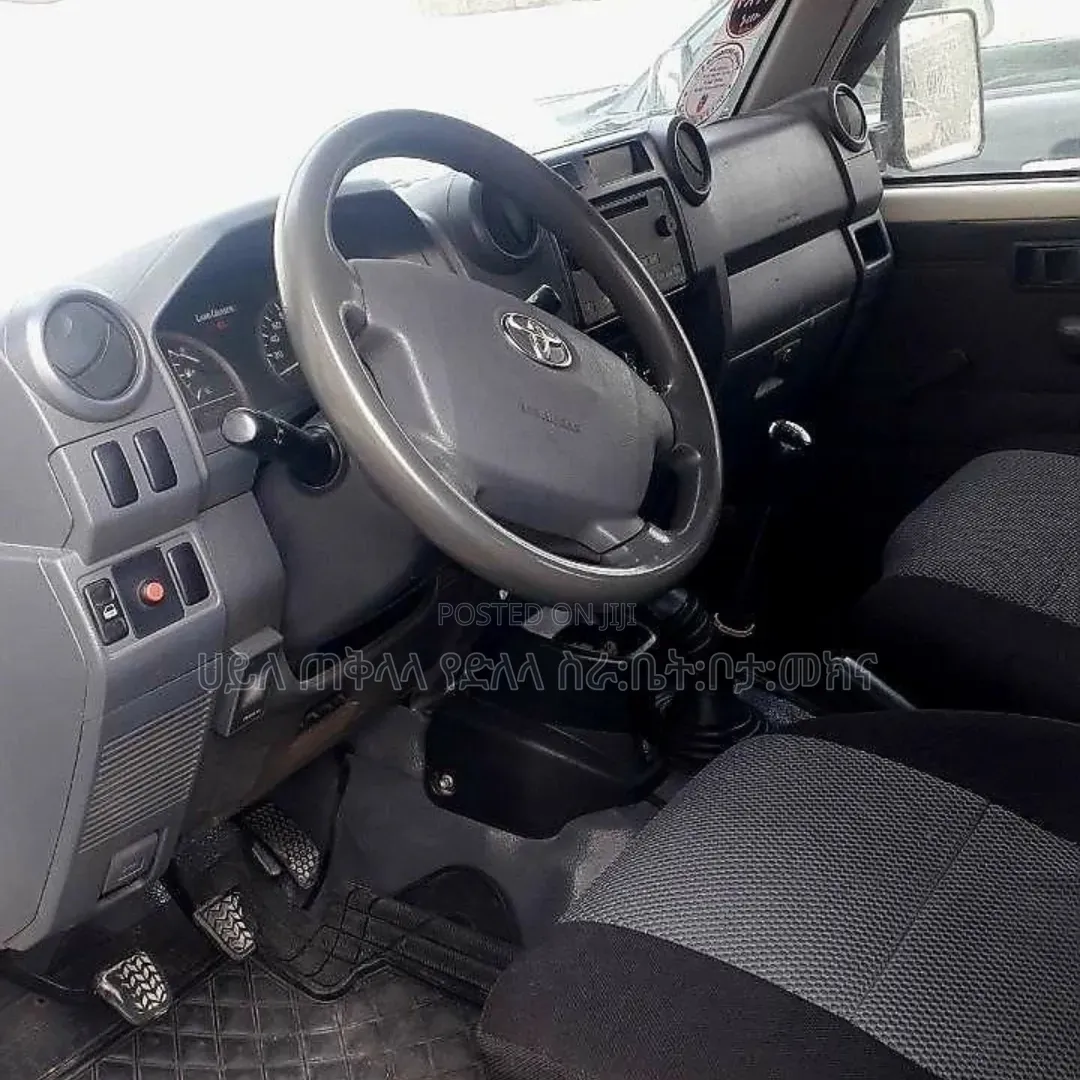 Toyota Land Cruiser 2018 Off white