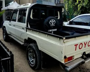 Toyota Land Cruiser 2018 Off white