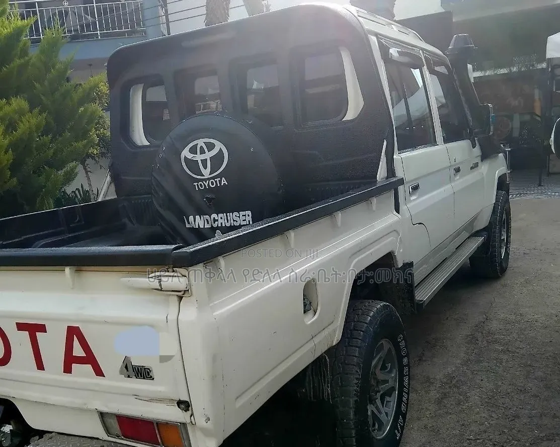 Toyota Land Cruiser 2018 Off white