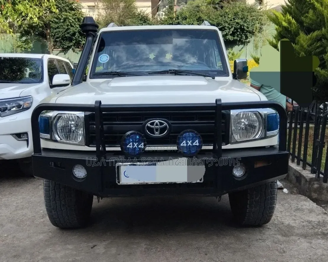 Toyota Land Cruiser 2018 Off white