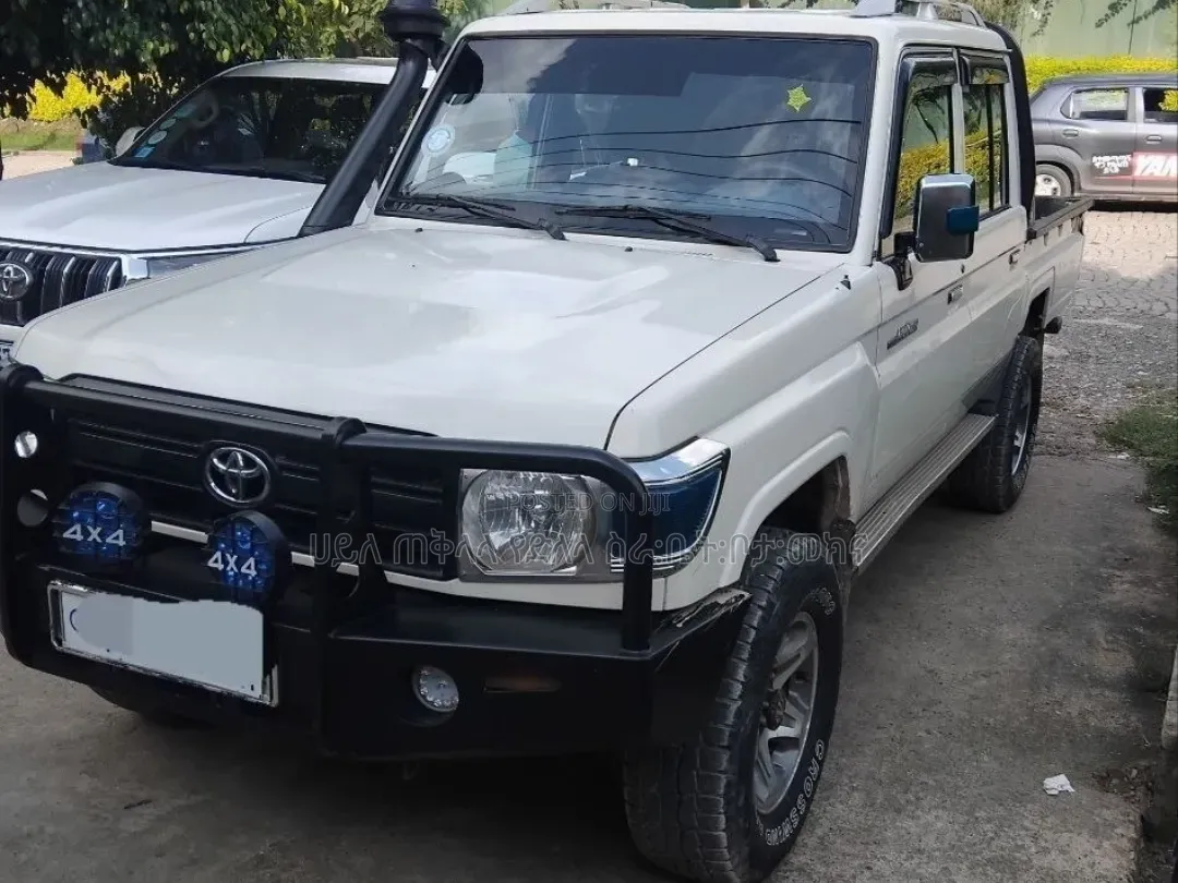 Toyota Land Cruiser 2018 Off white