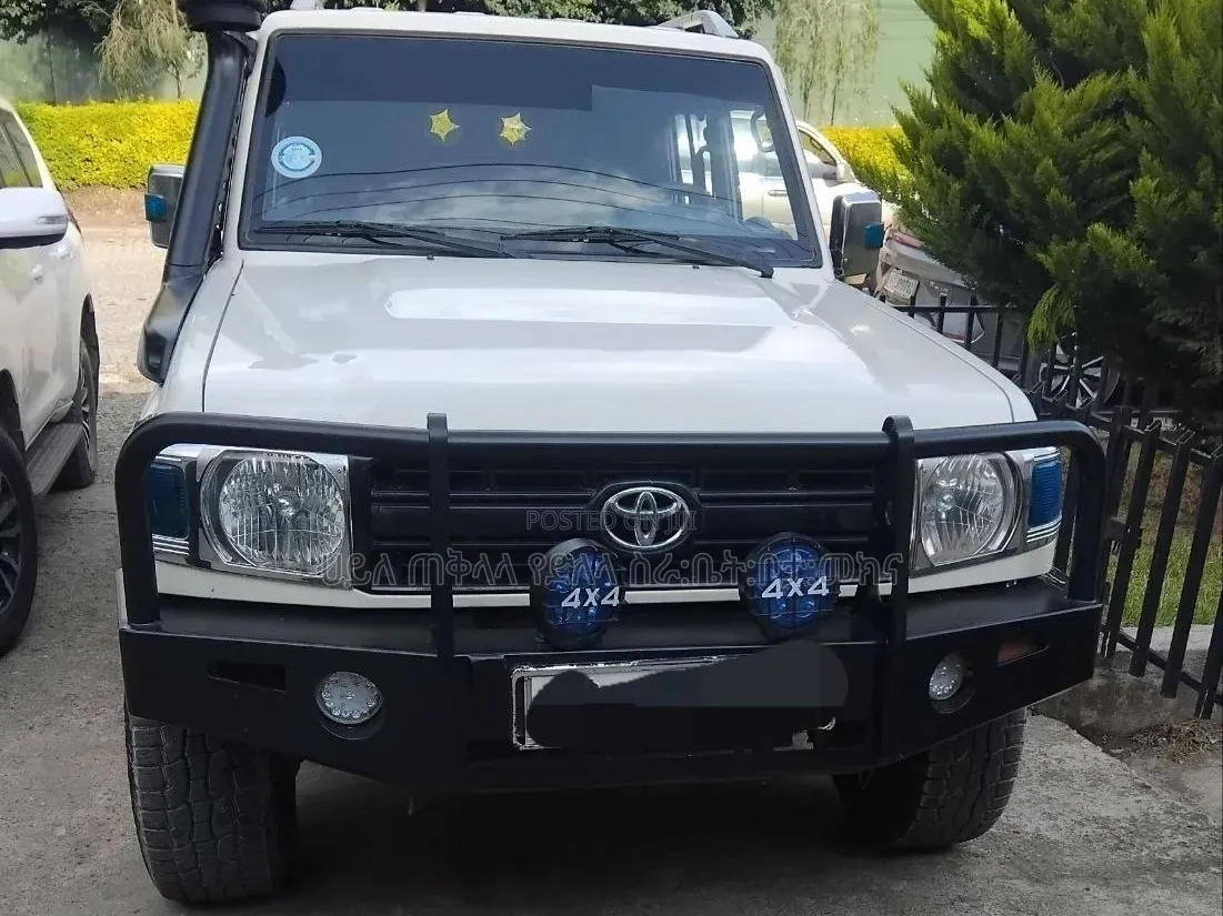 Toyota Land Cruiser 2018 Off white