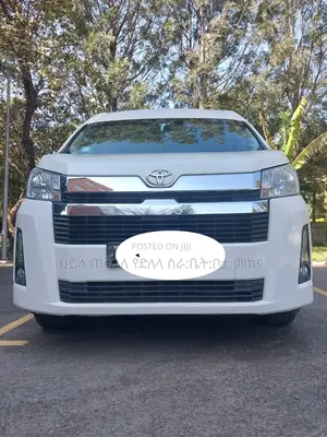 Toyota HiAce 2022 White