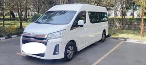 Toyota HiAce 2022 White