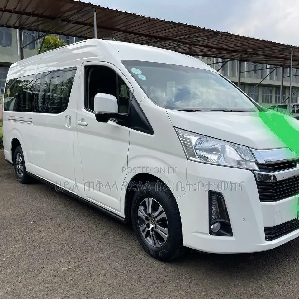 Toyota HiAce 2022 White