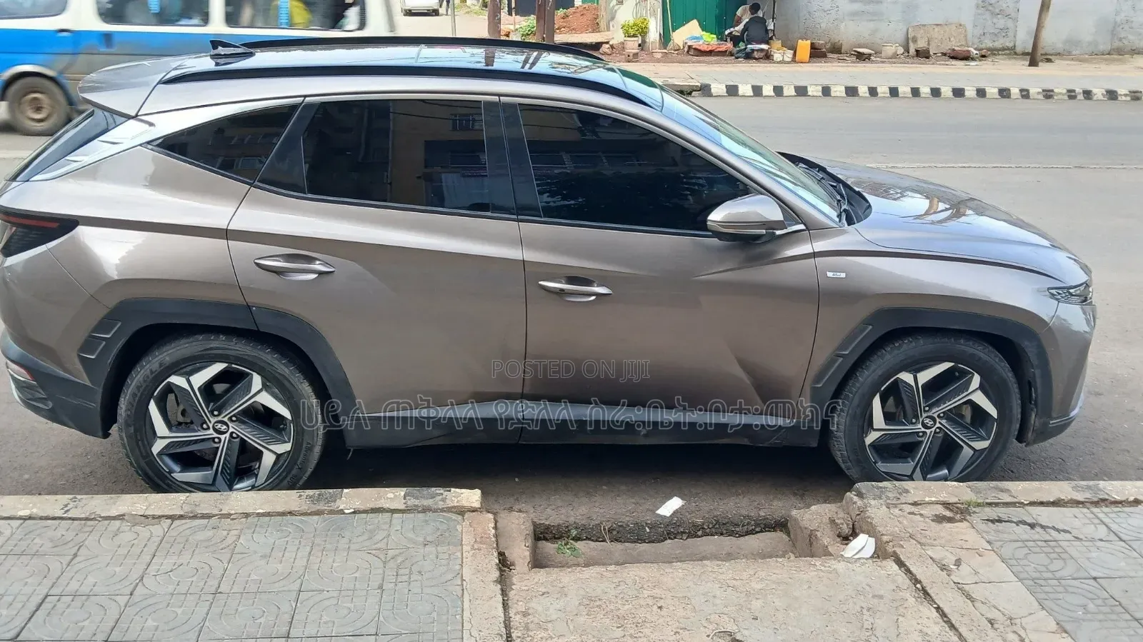 Hyundai Tucson Hybrid 2022 Pink