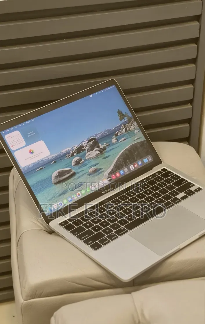 New Laptop Apple MacBook Pro 2020 32GB Intel Core i7 SSD 512GB