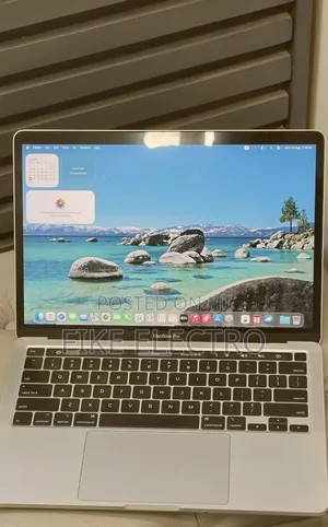 New Laptop Apple MacBook Pro 2020 32GB Intel Core i7 SSD 512GB