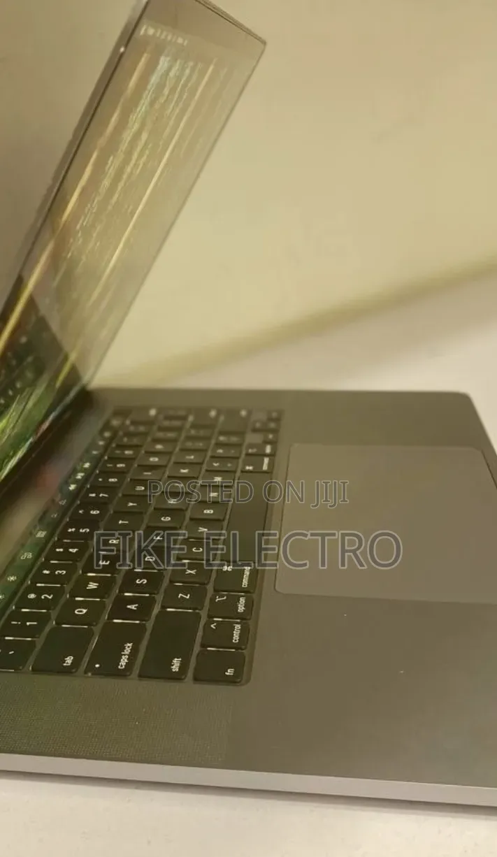 New Laptop Apple MacBook Pro 2019 16GB Intel Core i9 SSD 1T