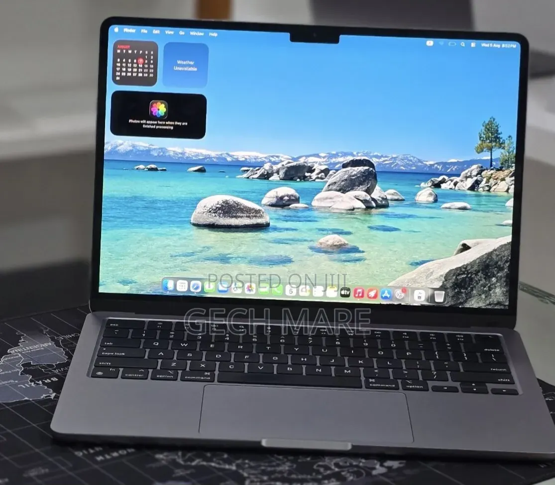 New Laptop Apple MacBook Air 2022 M2 16GB Intel SSD 256GB