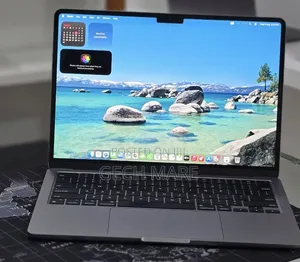 New Laptop Apple MacBook Air 2022 M2 16GB Intel SSD 256GB