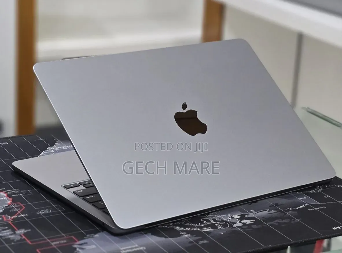 New Laptop Apple MacBook Air 2022 M2 16GB Intel SSD 256GB