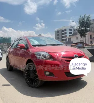 Toyota Yaris 2010 Red