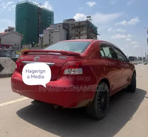 Toyota Yaris 2010 Red