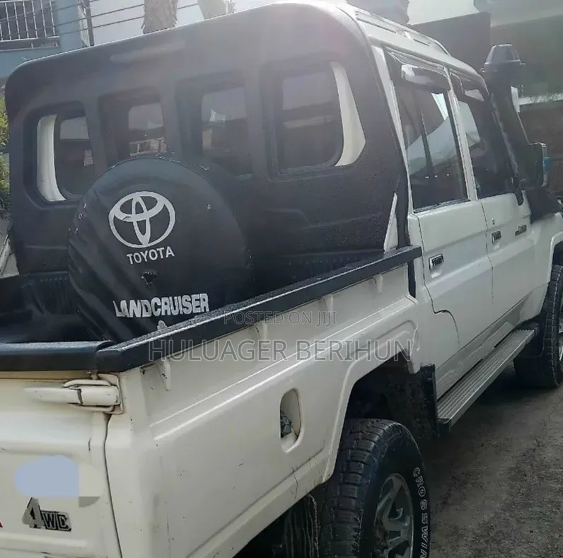 Toyota Land Cruiser 2018 White