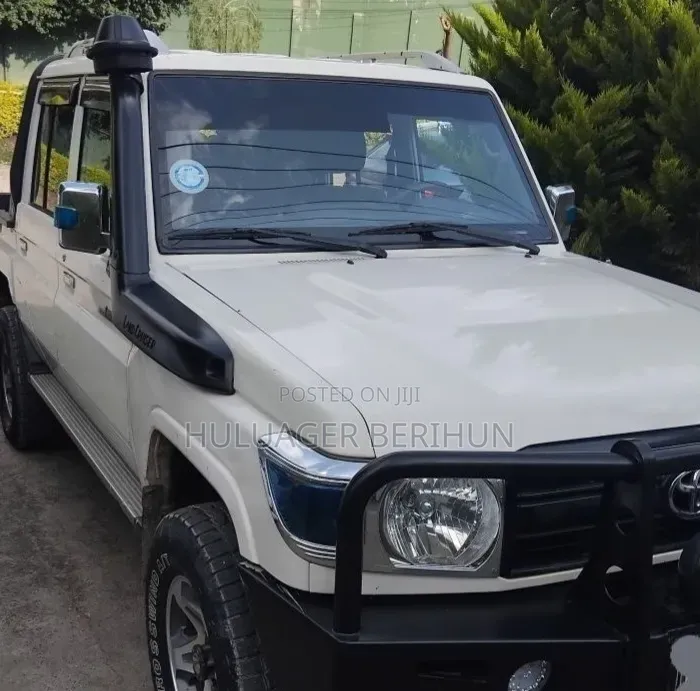 Toyota Land Cruiser 2018 White