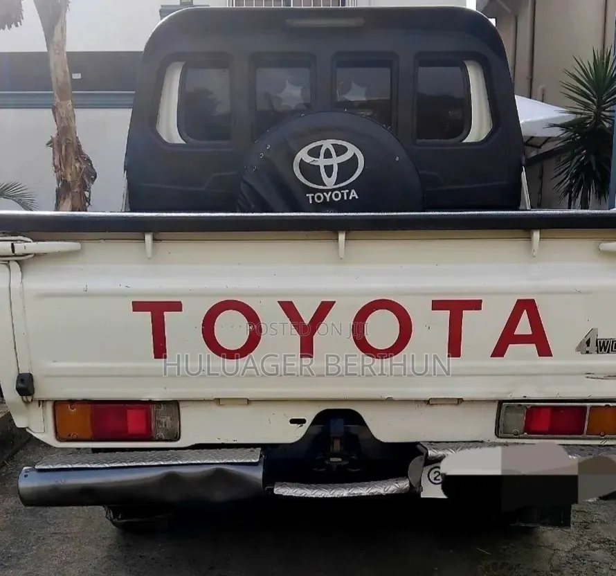 Toyota Land Cruiser 2018 White