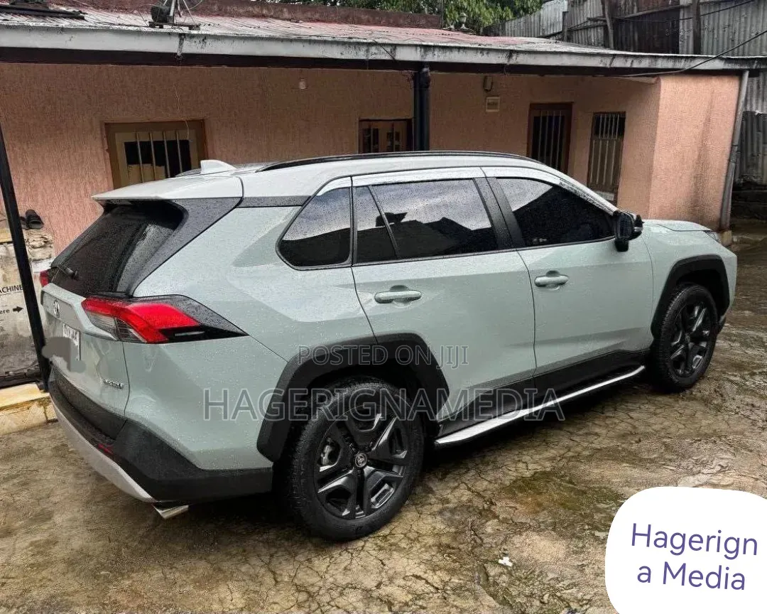 Toyota RAV4 2022 Gray