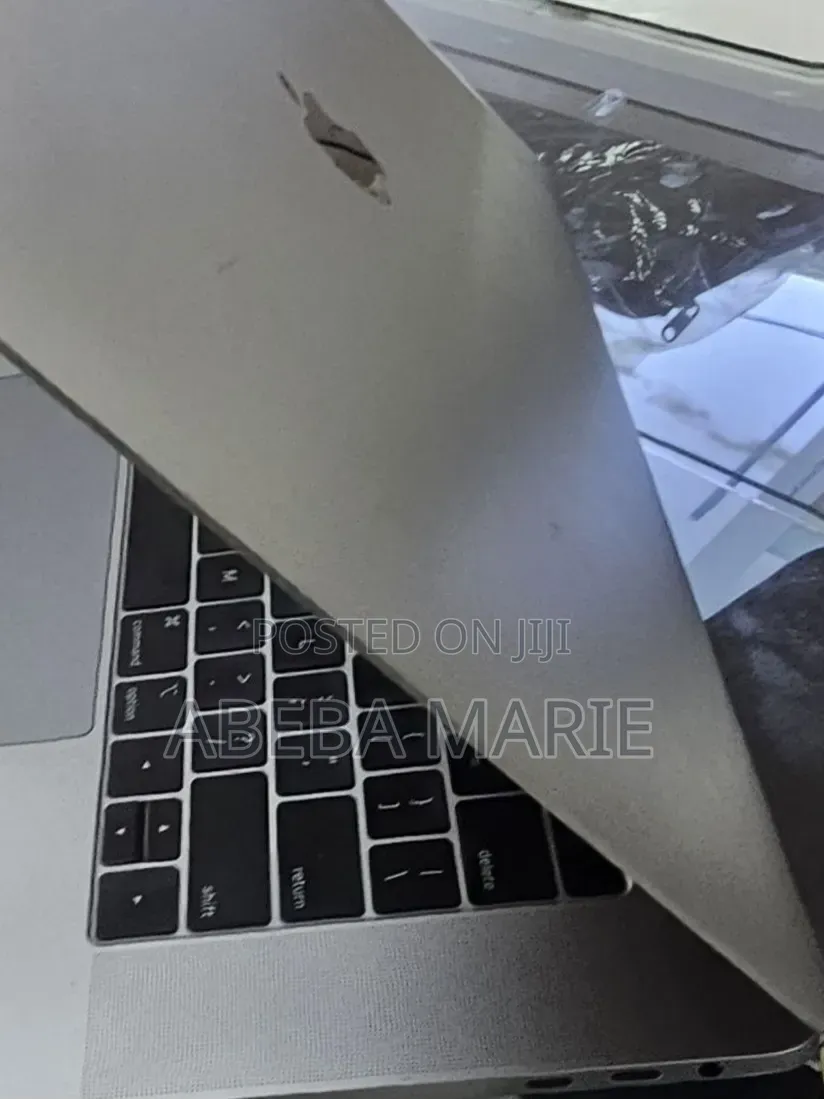 New Laptop Apple MacBook Pro 2018 16GB Intel Core i7 SSD 512GB