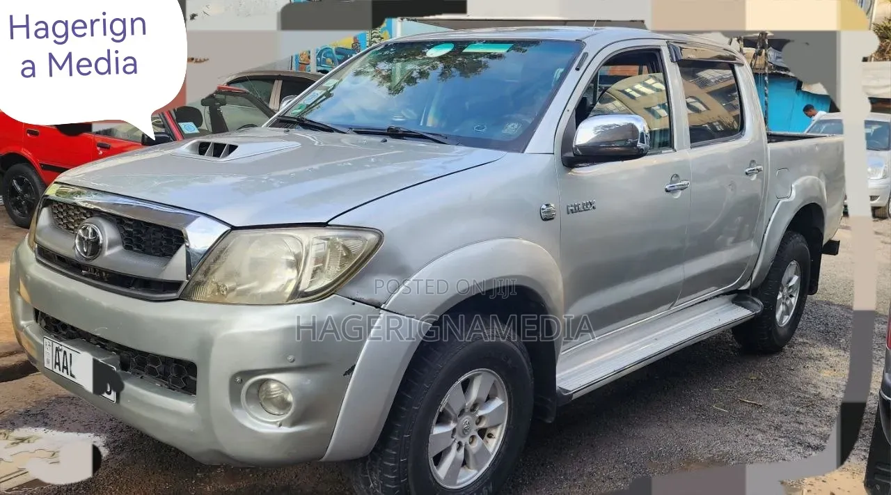 Toyota Hilux 2010 Silver