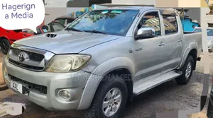 Toyota Hilux 2010 Silver