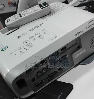 BRAND NEW  EPSON Projector 
👉Has Remote 
Model Name:
