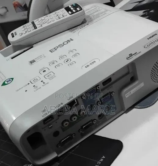 BRAND NEW  EPSON Projector 
👉Has Remote 
Model Name: