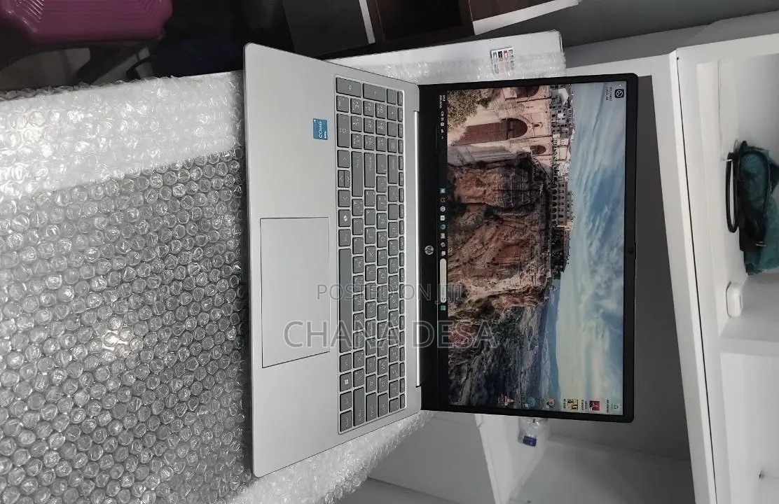 New Laptop HP 8GB Intel Core i3 SSD 256GB