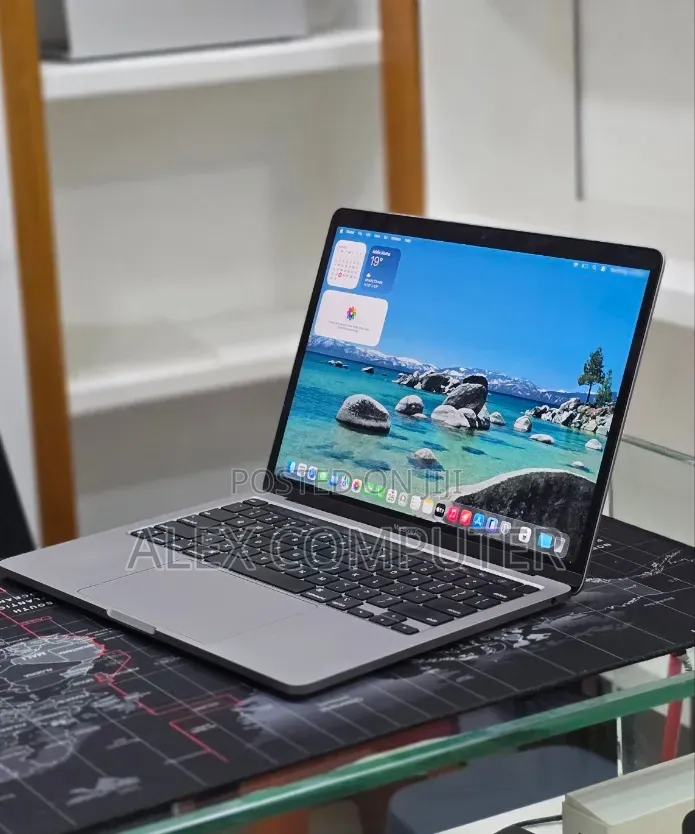 New Laptop Apple MacBook Pro 2022 M2 16GB Apple M2 SSD 512GB