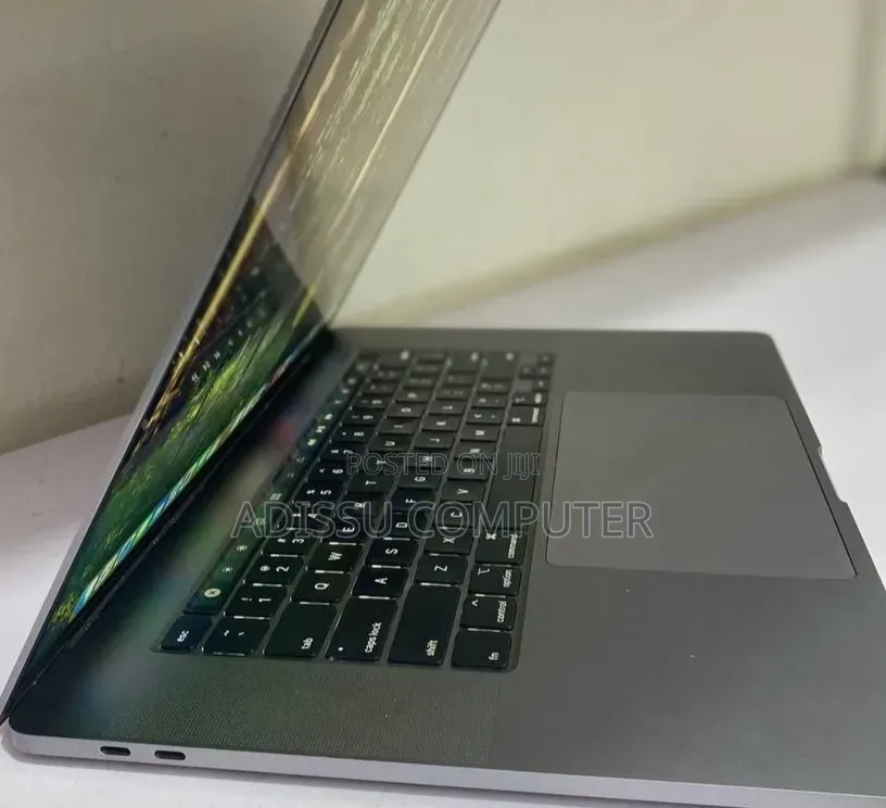 New Laptop Apple MacBook Pro 2019 16GB Apple M1 Pro SSD 1T