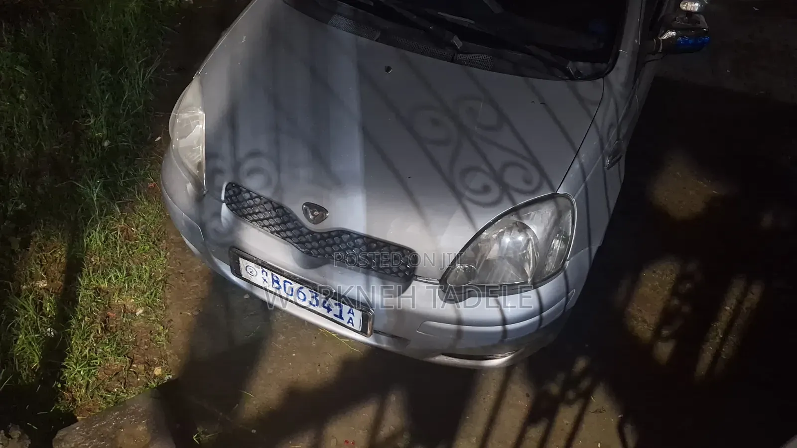 Toyota Vitz 1.0 FWD 5dr 2002 Gray