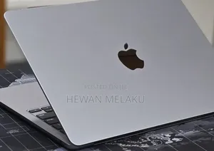 New Laptop Apple MacBook Air 2022 M2 16GB Apple M2 SSD 256GB