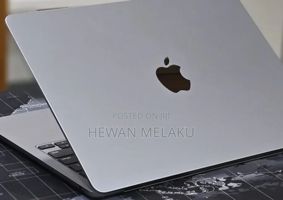 New Laptop Apple MacBook Air 2022 M2 16GB Apple M2 SSD 256GB