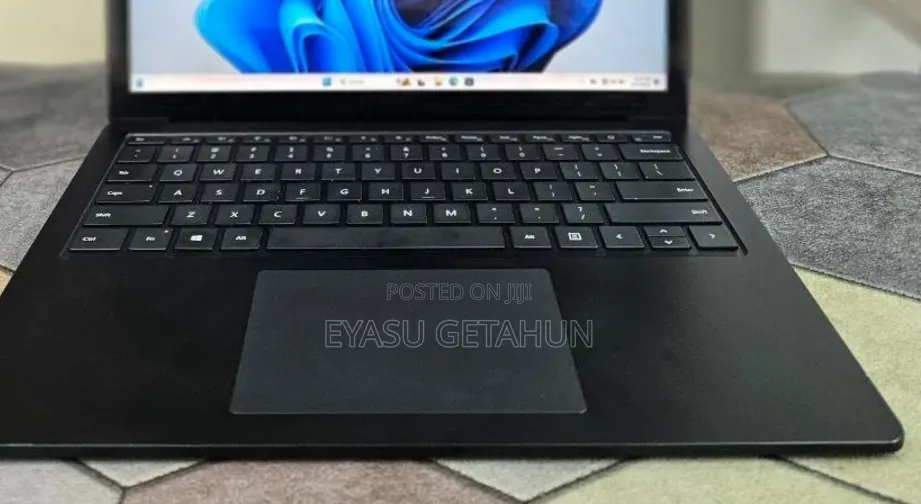 New Laptop Microsoft Surface Laptop 4 16GB Intel Core i7 SSD 512GB