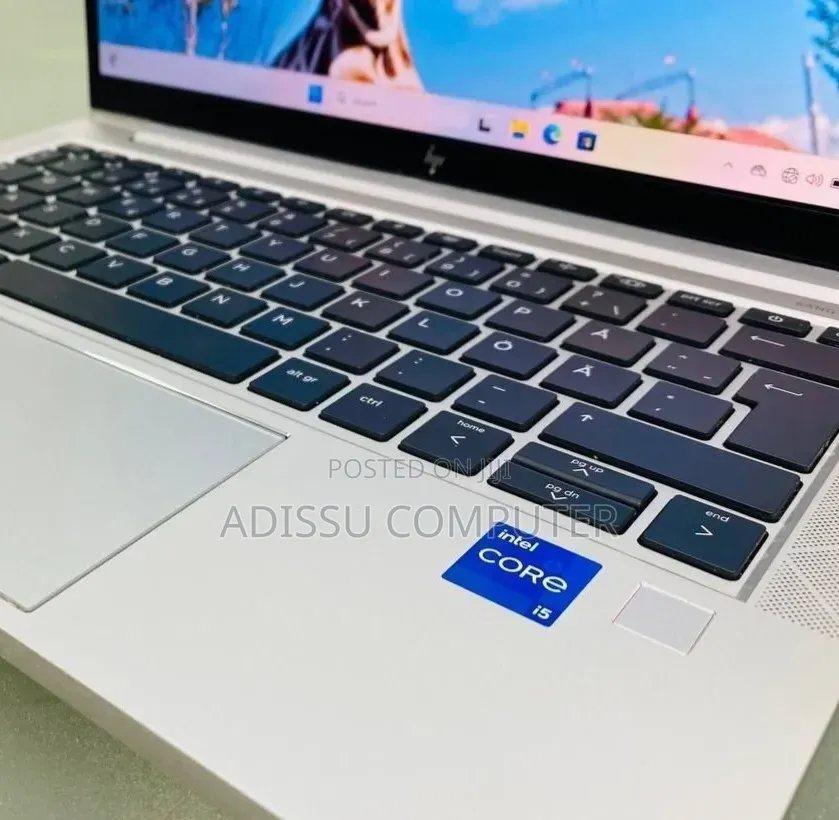 New Laptop HP EliteBook 830 G8 16GB Intel Core i5 SSD 512GB