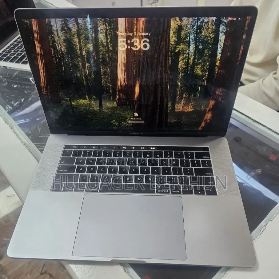 New Laptop Apple MacBook Pro 2018 16GB Intel Core i7 SSD 512GB